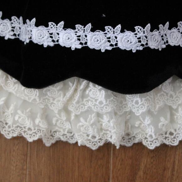 Girls Catherine Cottage Black Velvet Petticoat Lace Embroidered Skirt 4-5 - Picture 2 of 5